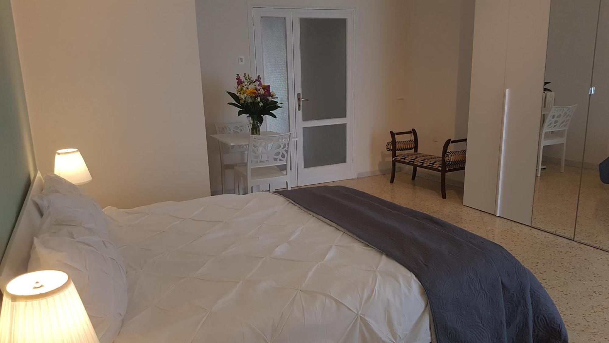Residenze Benedetto Croce Hotell Bari Exteriör bild